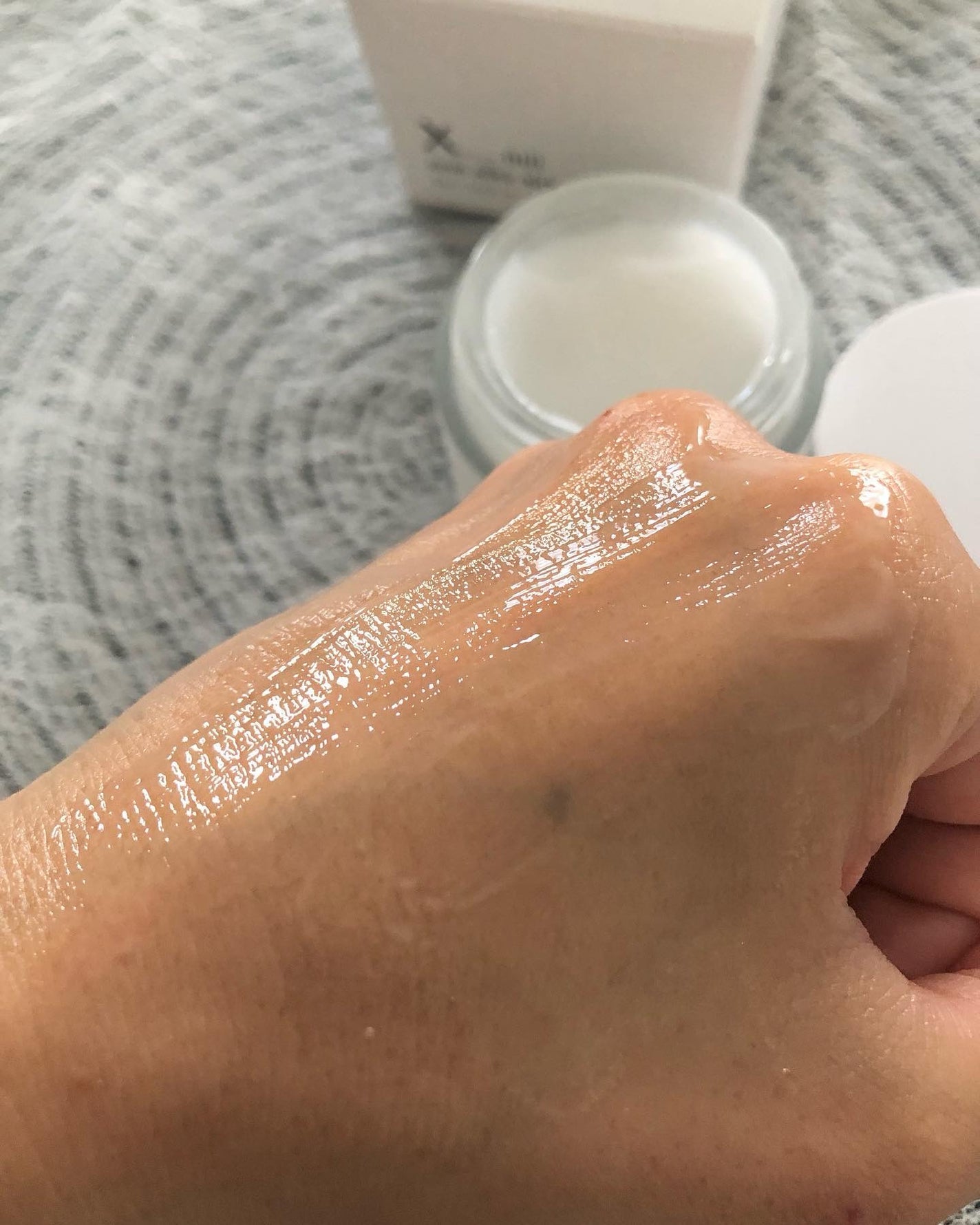 シルキーエアリーSooクリーム/xmii/フェイスクリームを使ったクチコミ(4枚目)