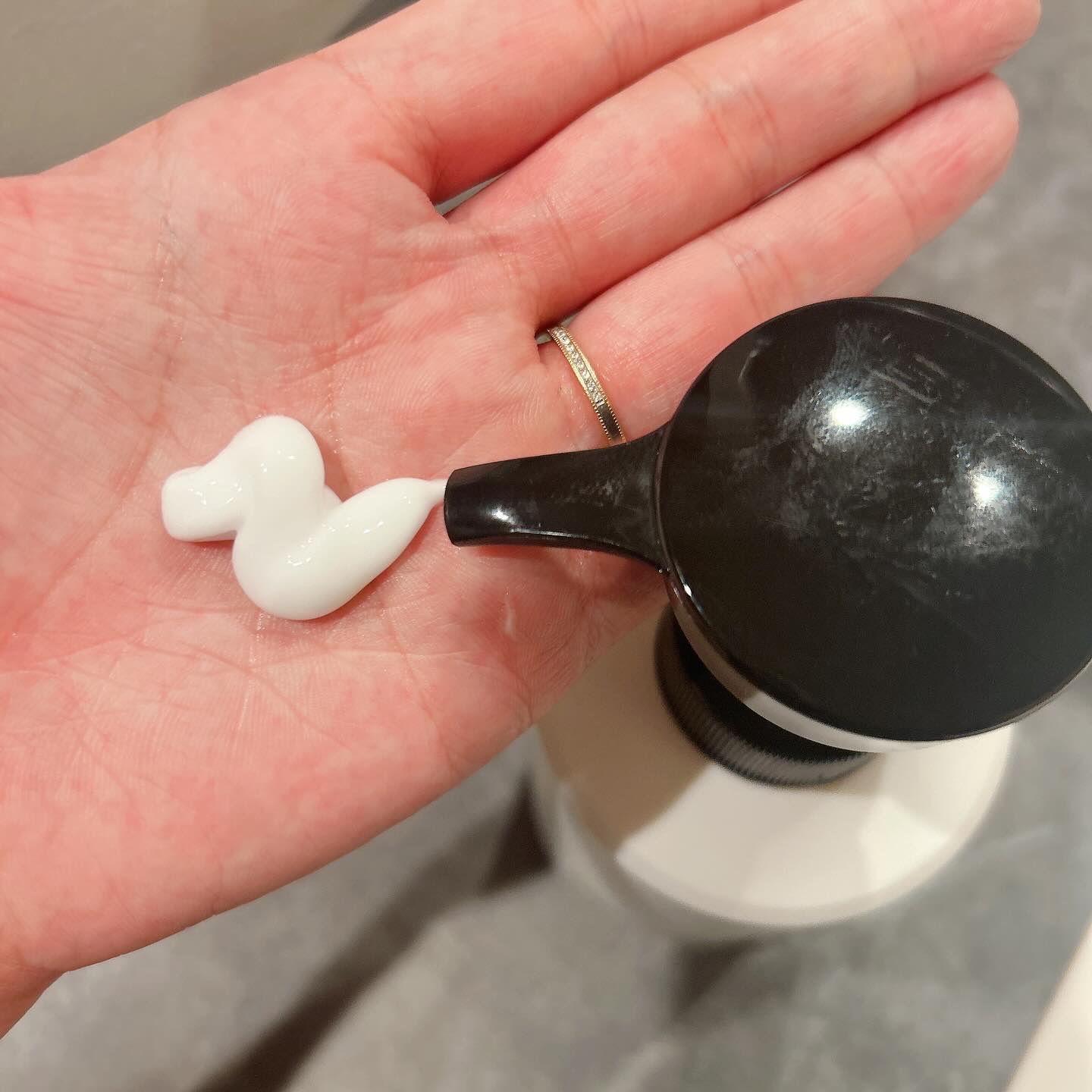 モイスチャーバーストボディクリーム/SAM'U/ボディクリームを使ったクチコミ（2枚目）