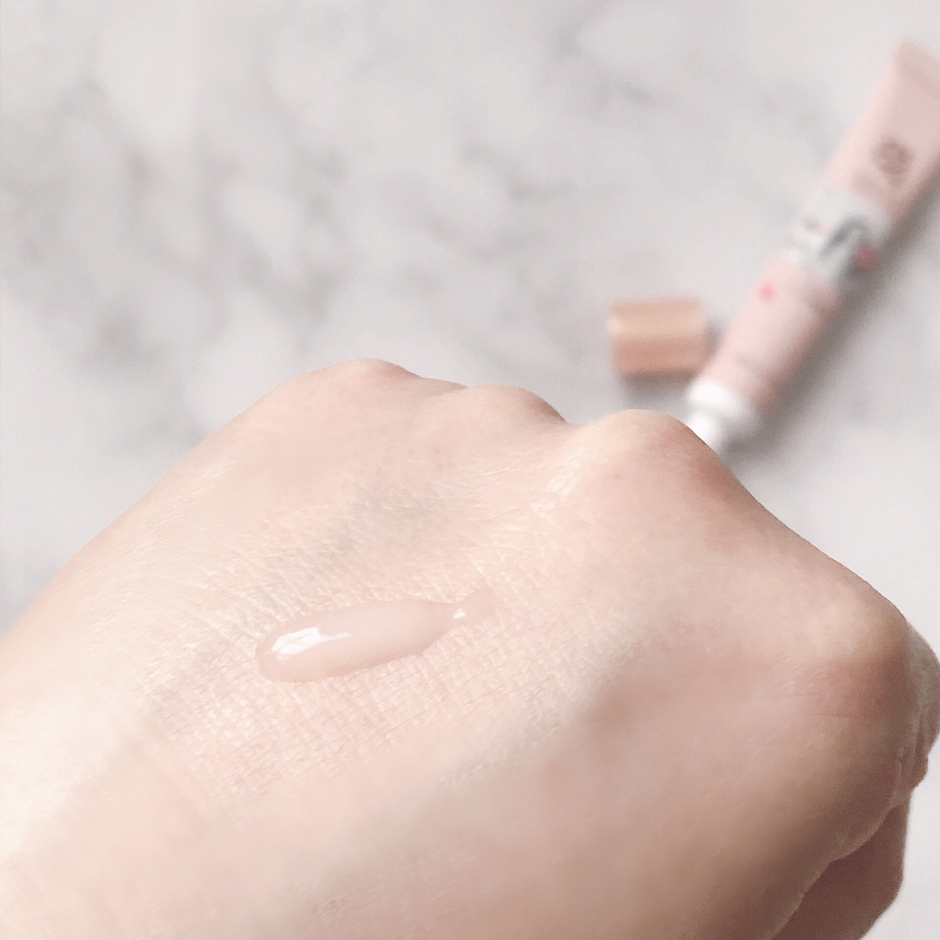 8x4 アロマスイッチ 涼感ネックジェル パリスブーケの香り/８ｘ４/デオドラント・制汗剤を使ったクチコミ（2枚目）