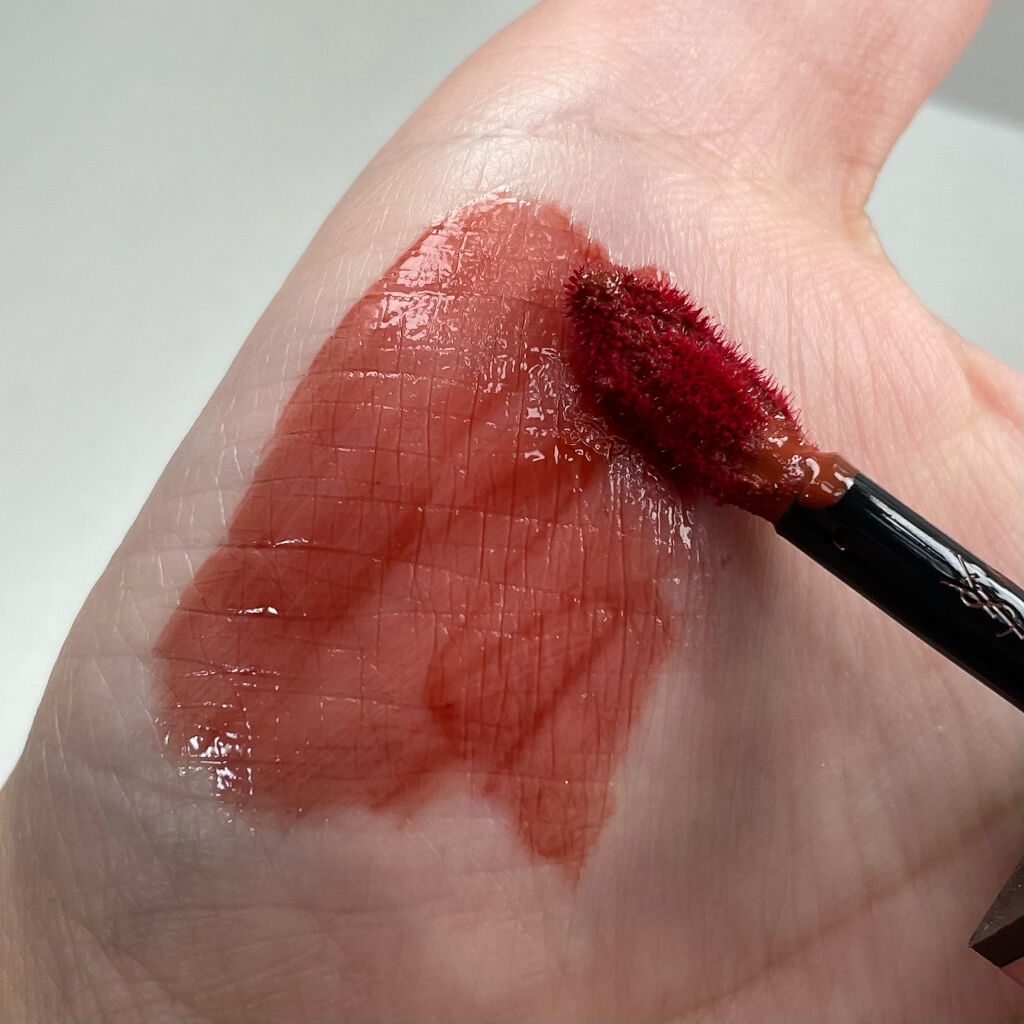 ルージュ ピュールクチュール ヴェルニ ウォーターグロウ/YVES SAINT LAURENT BEAUTE/口紅を使ったクチコミ（2枚目）