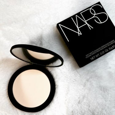 ソフトマット　アドバンスト　パーフェクティングパウダー/NARS/プレストパウダーを使ったクチコミ（3枚目）