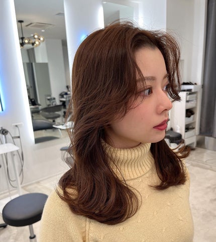 HARUNA on LIPS 「顔周りのカット✂️で流しやすく✨.毛先は重ためにしてワンカール..」(7枚目)