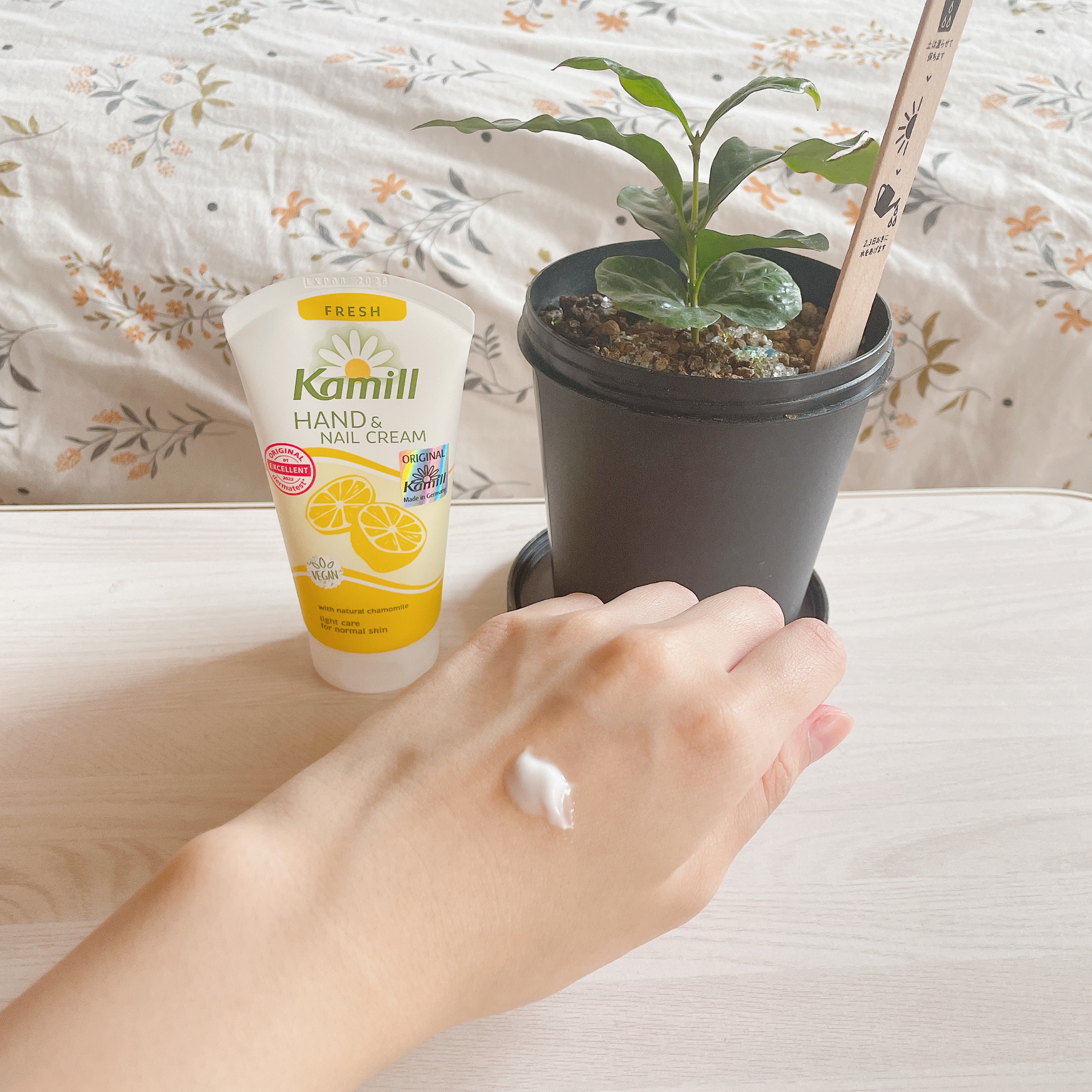 ハンド＆ネイルクリーム  スウィーティー 75ML/カミール/ハンドクリームを使ったクチコミ（2枚目）