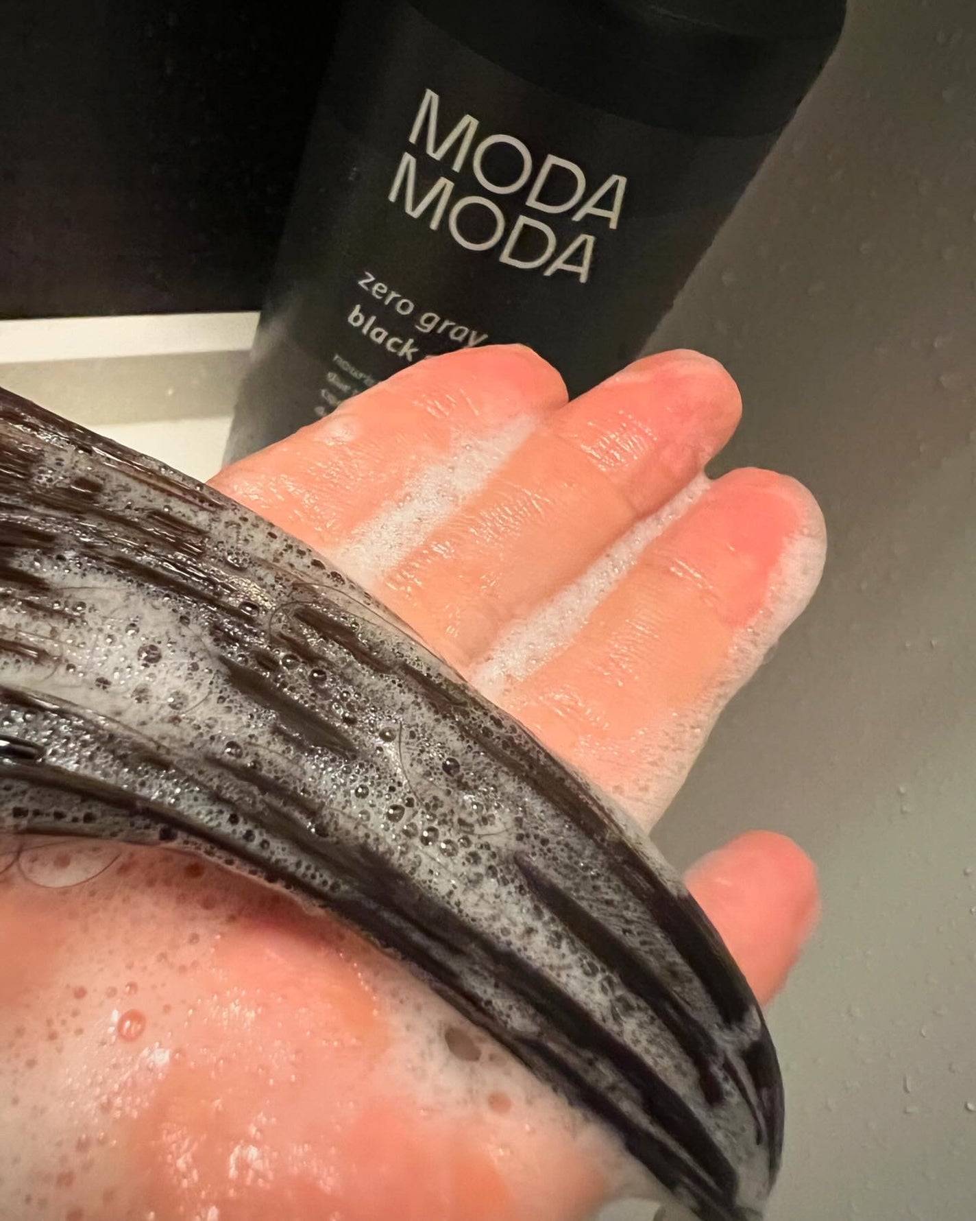 sakura✴︎フォロバ100 on LIPS 「MODAMODAゼログレーブラックシャンプー白髪ケア、頭皮ケア..」(3枚目)