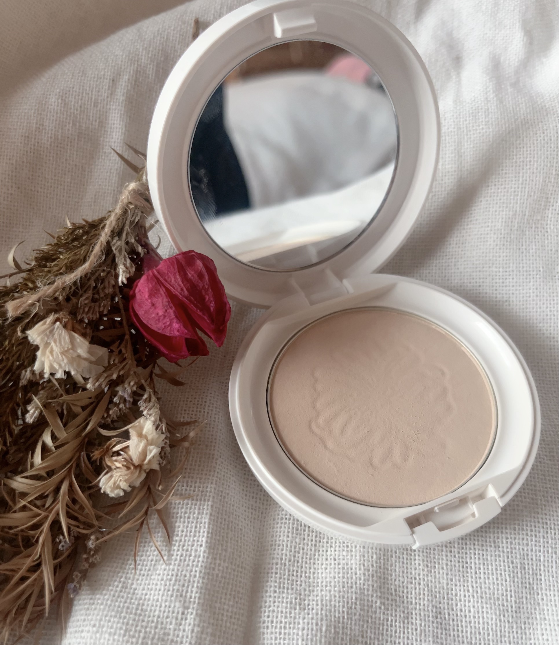 プロテクティング フェイス パウダー/PAUL & JOE BEAUTE/プレストパウダーを使ったクチコミ（2枚目）