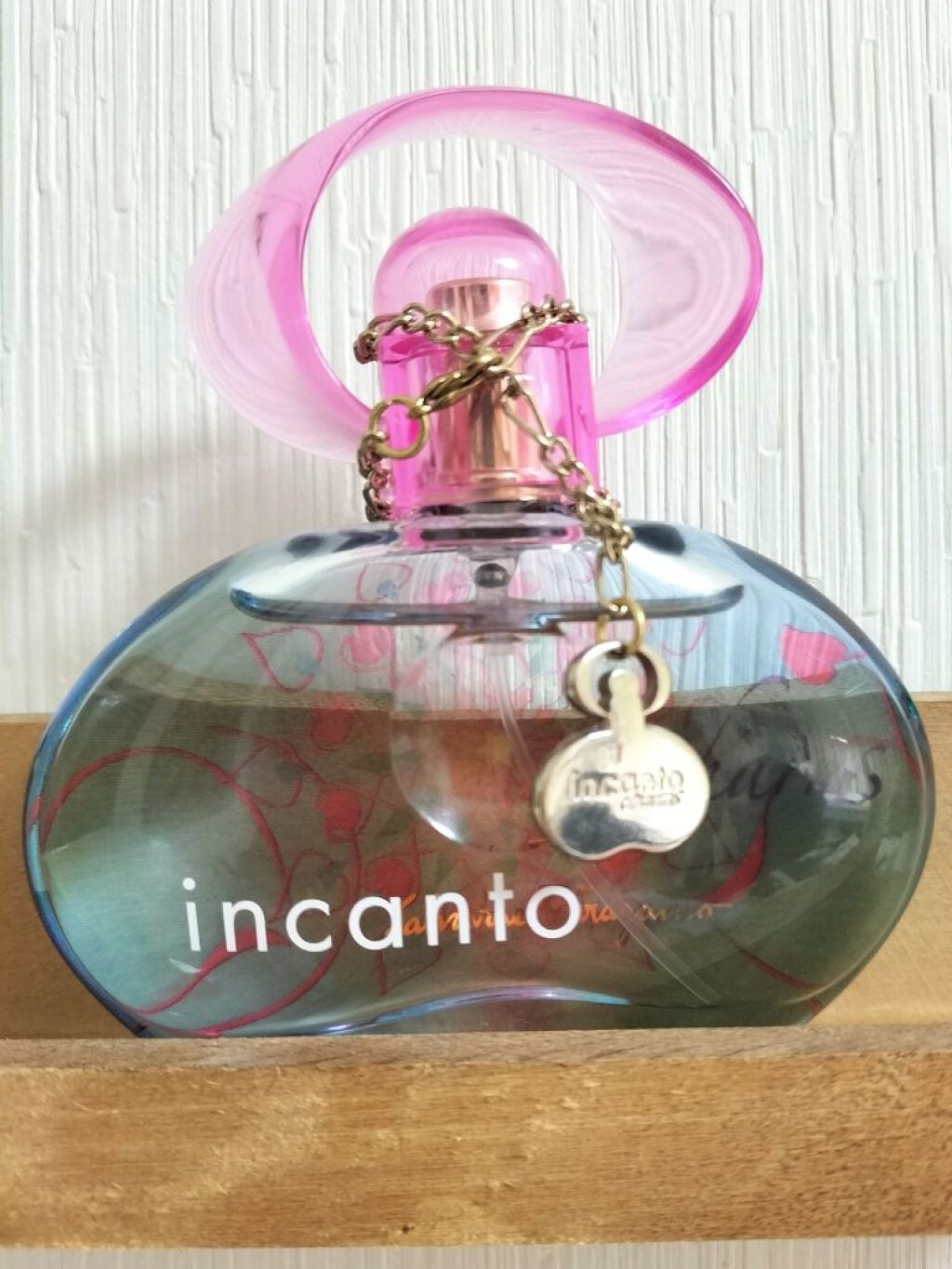 インカント チャーム オーデトワレ スプレー/サルヴァトーレ フェラガモ/香水(レディース)を使ったクチコミ(2枚目)