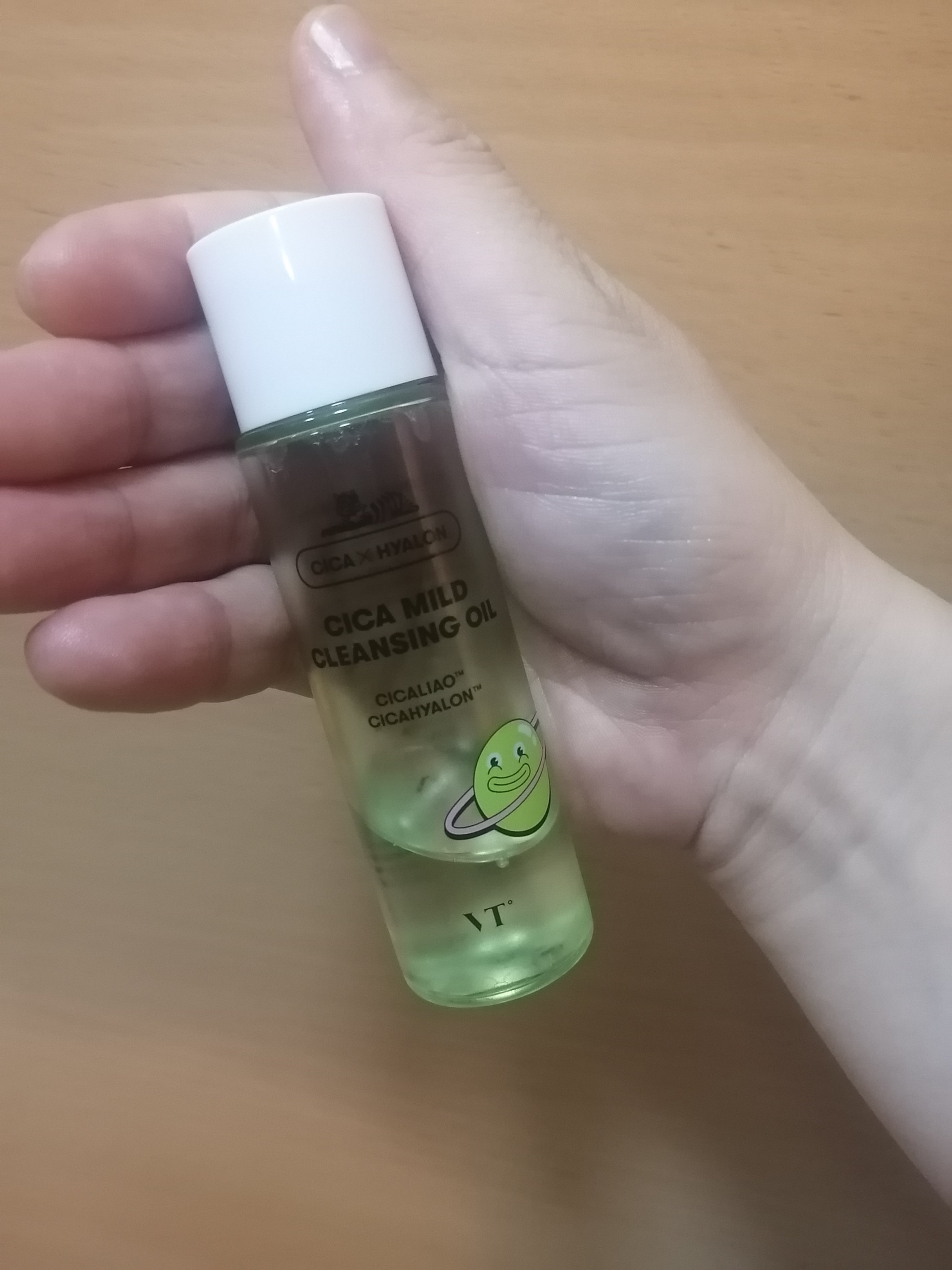 VT シカマイルドクレンジングオイルのクチコミ「VTシカマイルドクレンジングオイル
サンプルサイズ

大分前に商品購入特典で頂いていたサンプル.....」（1枚目）