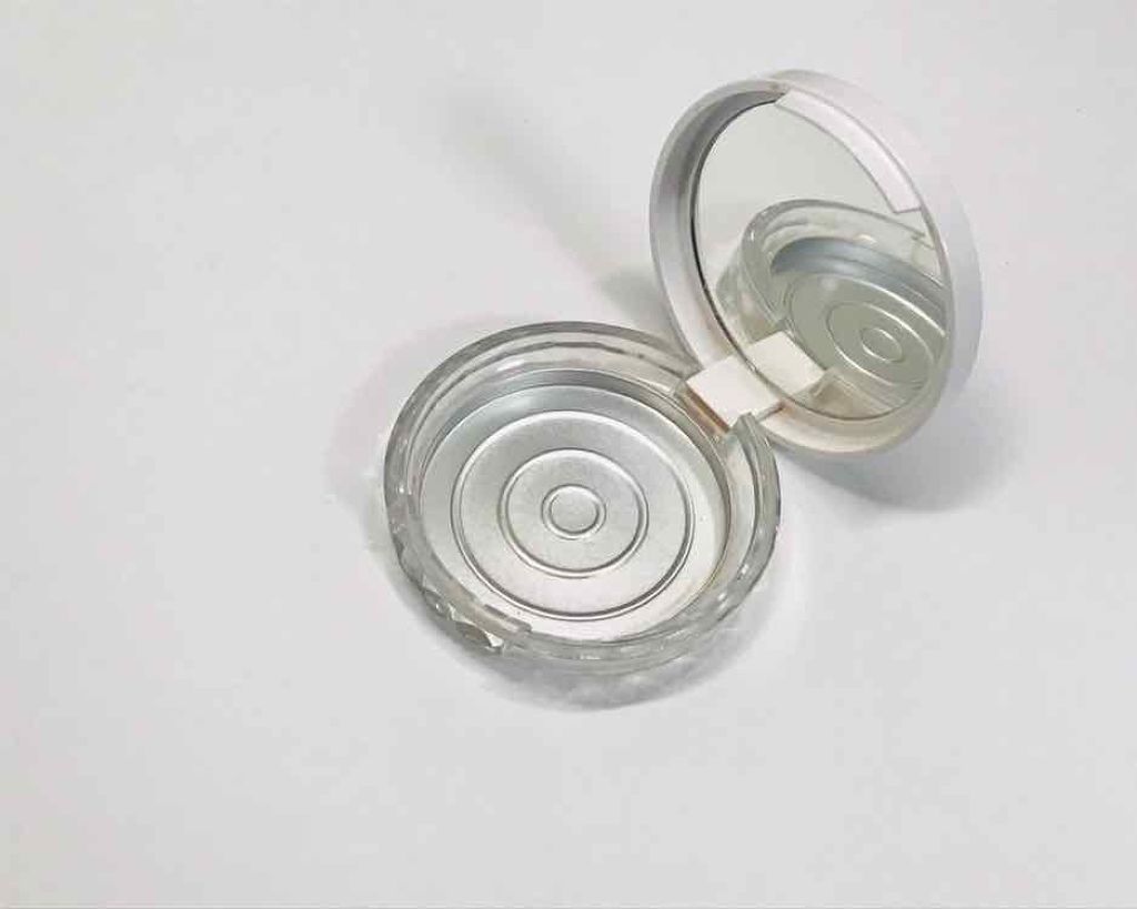 UVクリアフェイスパウダー/CEZANNE/プレストパウダーを使ったクチコミ（1枚目）