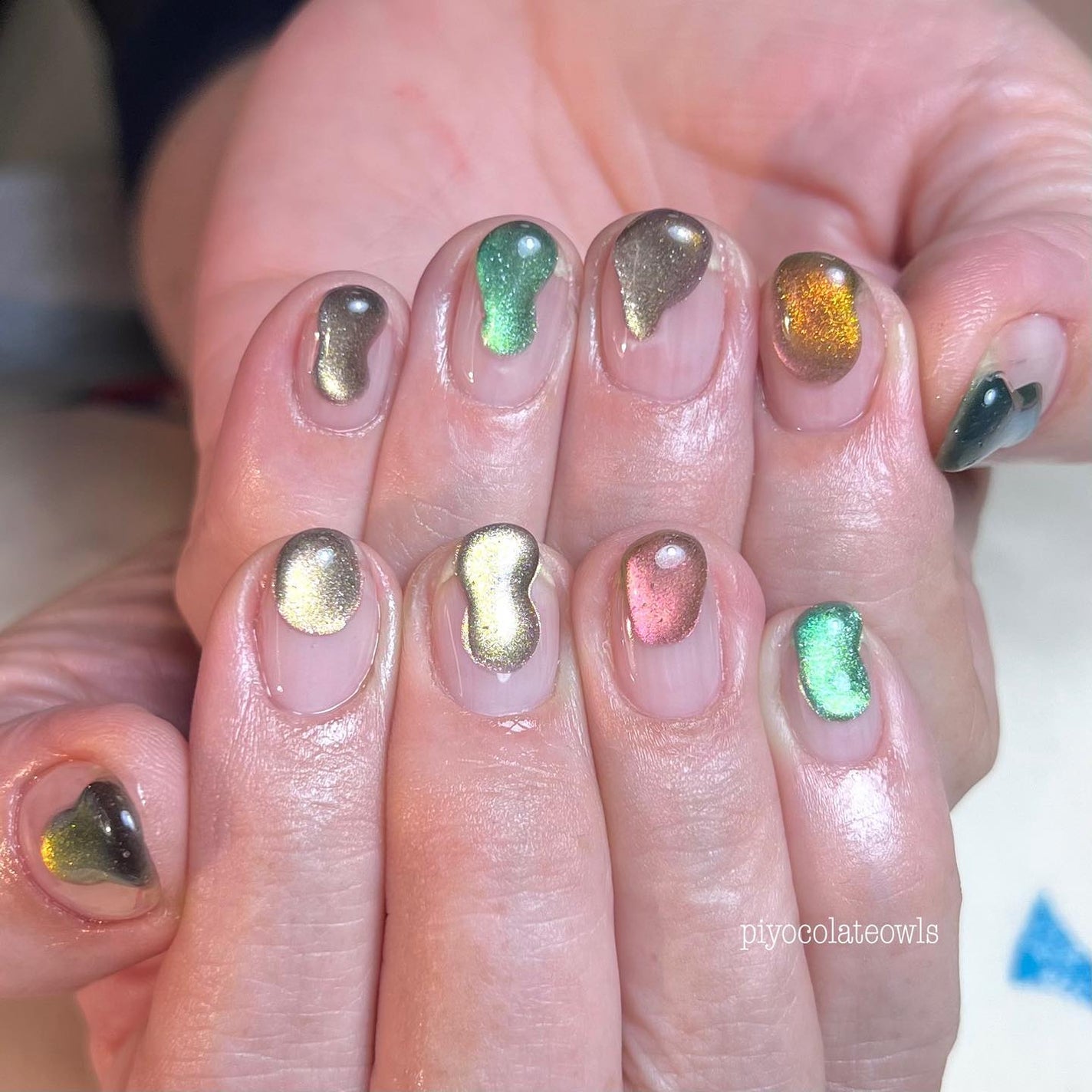 ぴよこれいと あうるす on LIPS 「私を育て上げた母の手。たくさんの経験をし、たくさんの幸せをこの..」(1枚目)