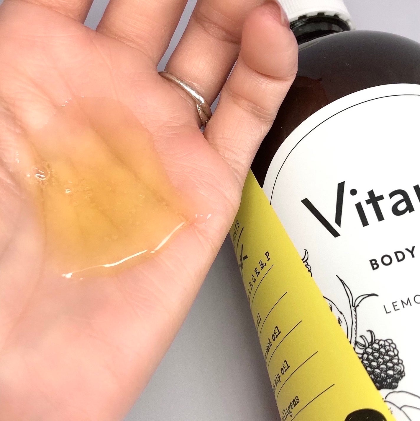 リフレッシングボディソープ(レモン&ベルガモットの香り)/Vitaming/ボディソープを使ったクチコミ(2枚目)