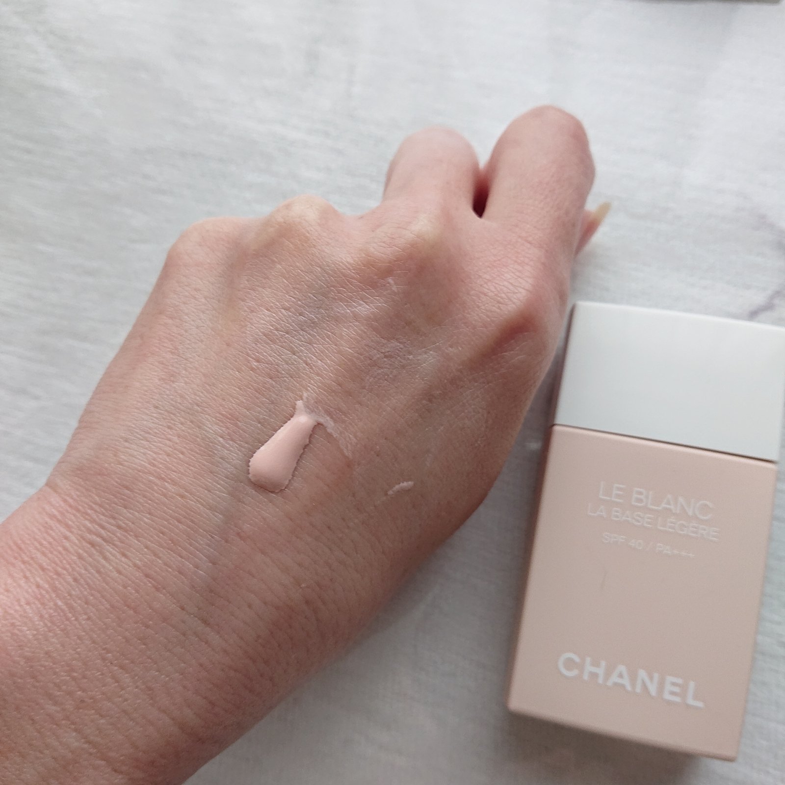 CHANELのベースメイク ル ブラン スティック コンシーラー他、2