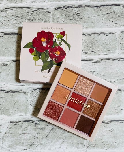 innisfree カメリア アイパレットのクチコミ「innisfree
カメリア アイパレット
税込 ¥ 3,080
ツバキの花が美しく咲.....」(1枚目)