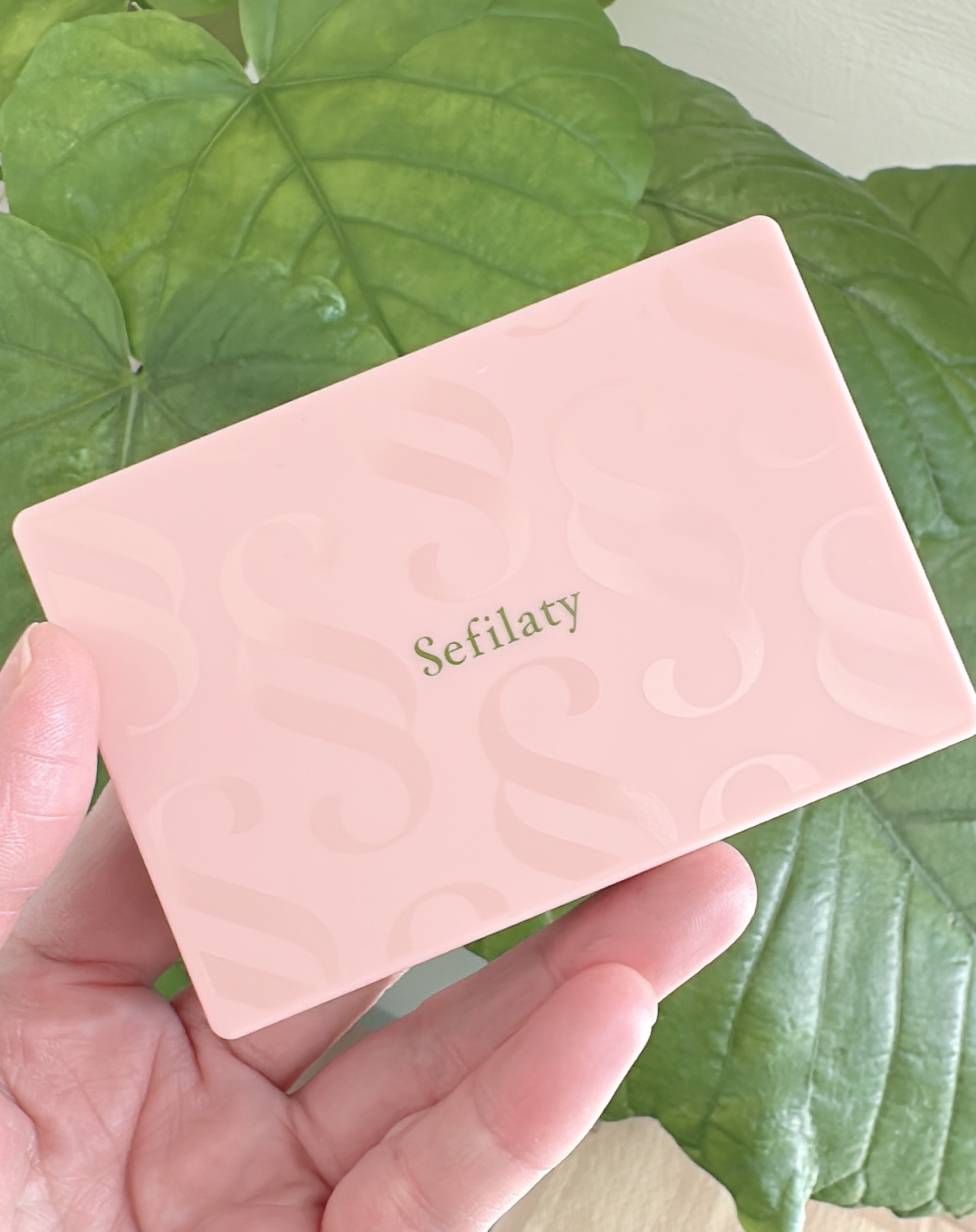 セフィラティ クイーンバレットアイズ 01 ラブポーション/Sefilaty/アイシャドウパレットを使ったクチコミ（3枚目）