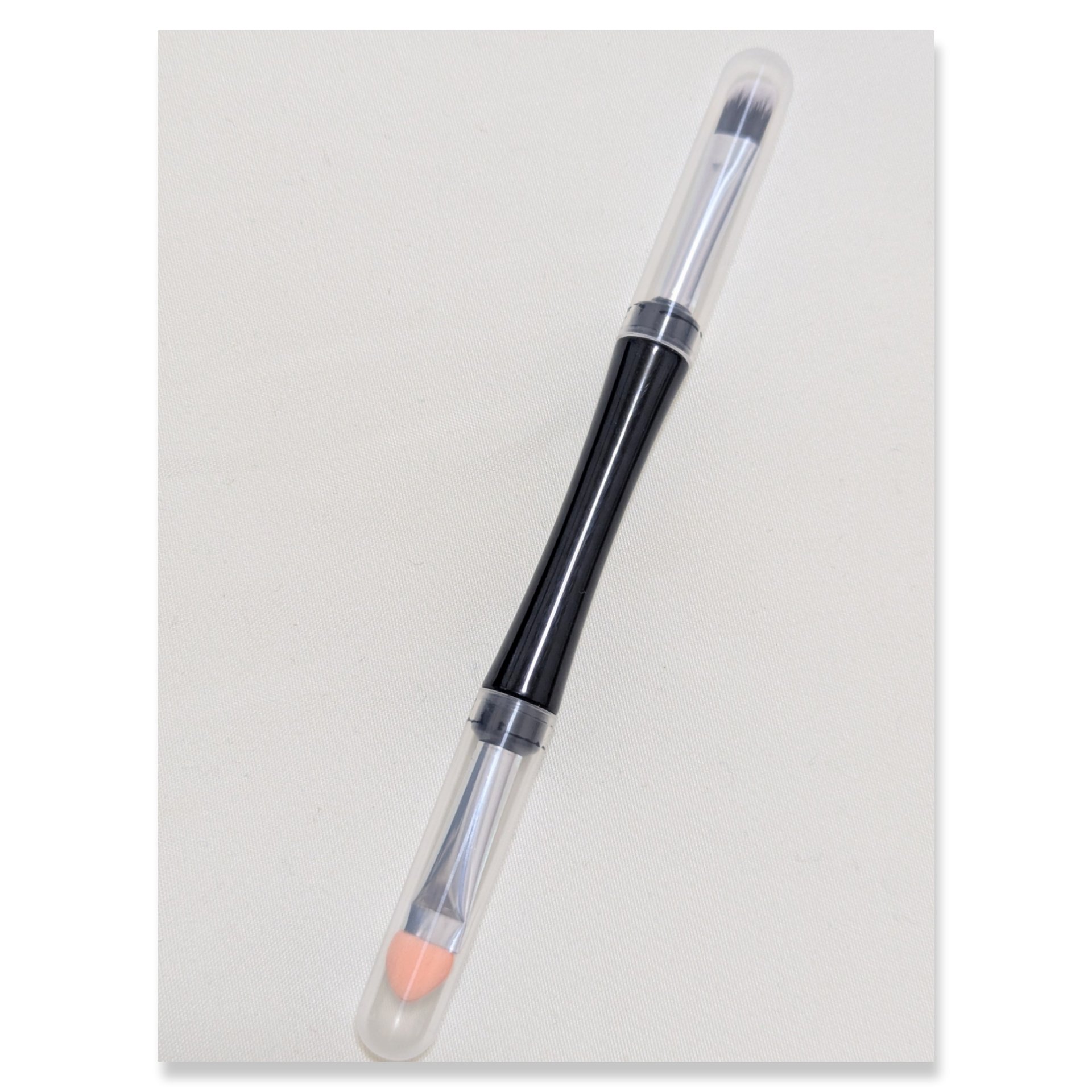 アイシャドウブラシ2typeキャップ付/セリア/メイクアップキットを使ったクチコミ（2枚目）