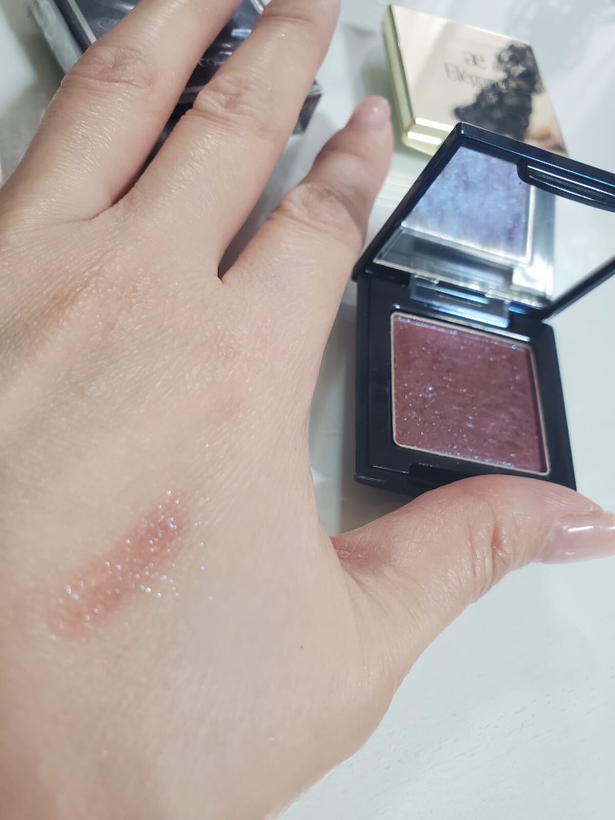 ラズル アイカラー 04 Red sand/エレガンス ラズル /単色アイシャドウを使ったクチコミ（2枚目）