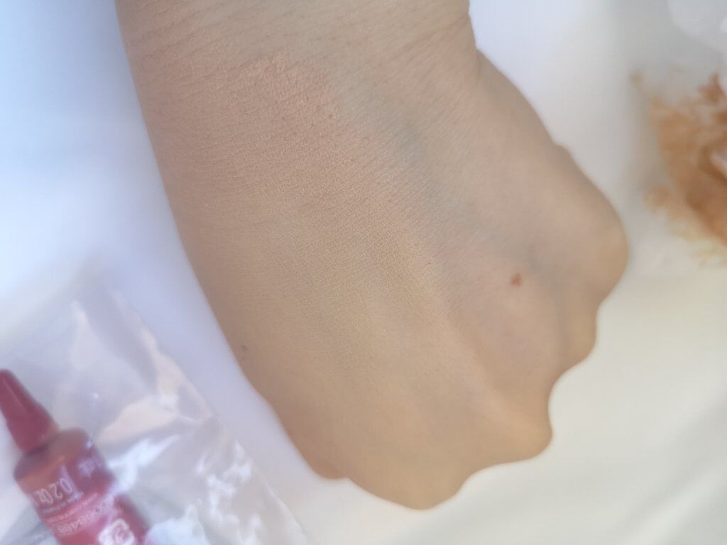 タン ラディアント タッチ クレーム/YVES SAINT LAURENT BEAUTE/リキッドファンデーションを使ったクチコミ(3枚目)