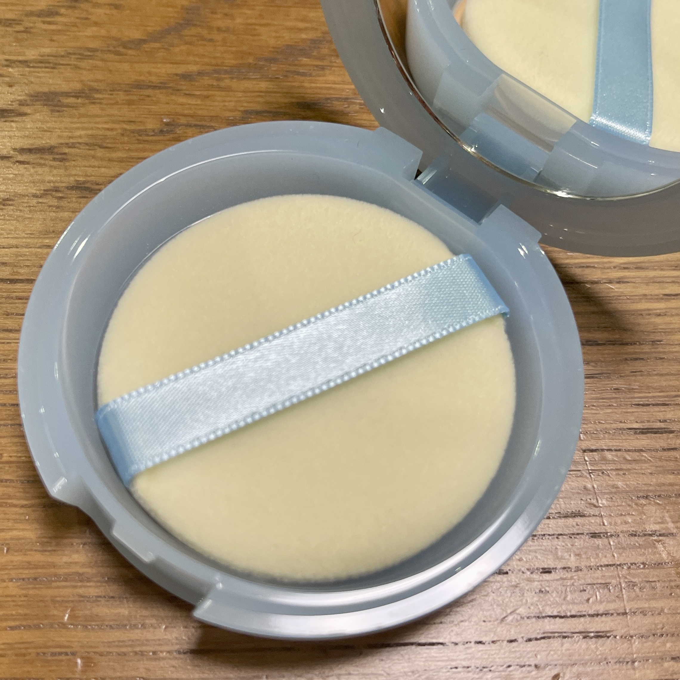 オイルブロック プレストパウダー ナチュラル/ettusais/プレストパウダーを使ったクチコミ（2枚目）