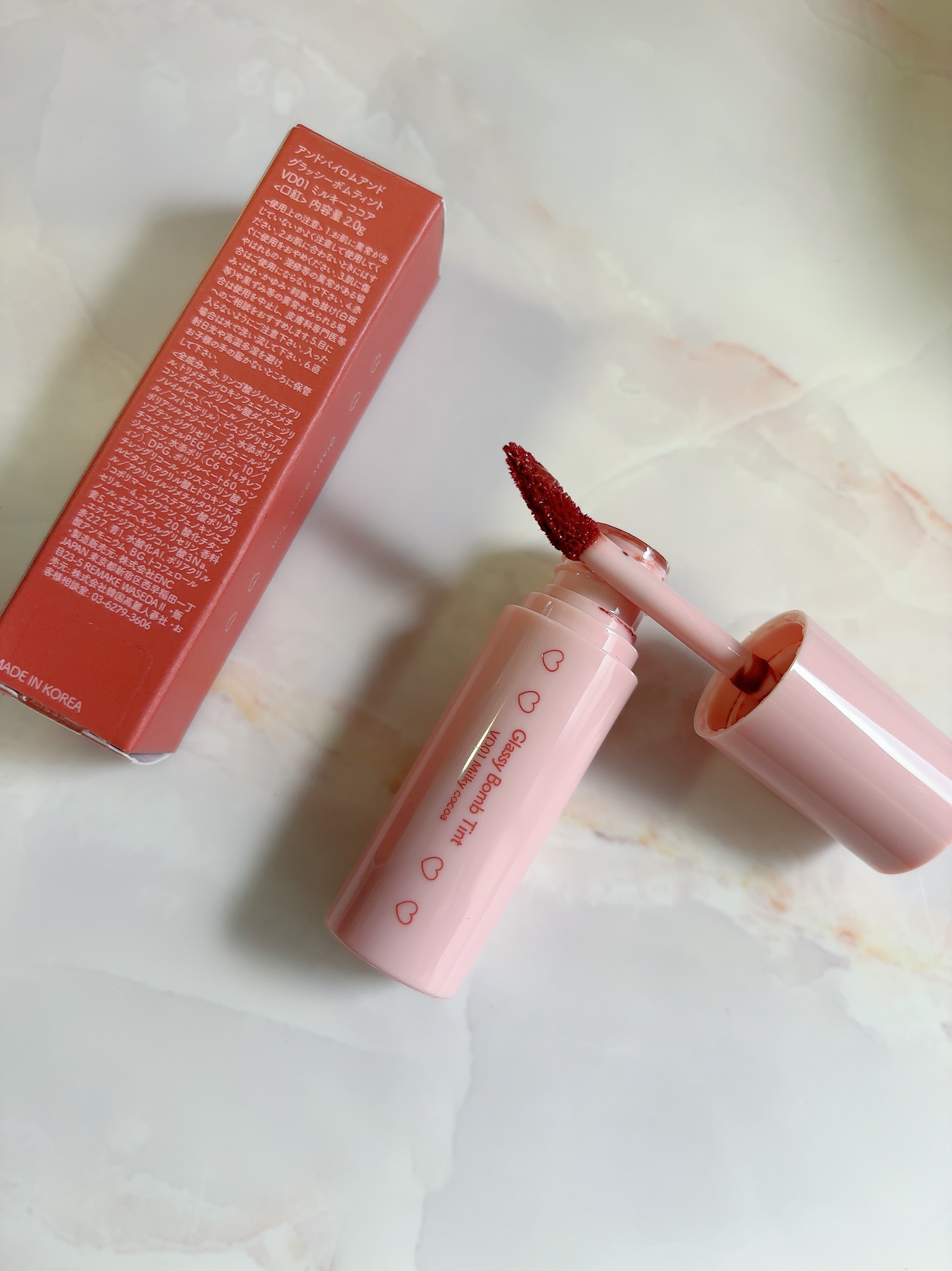 アンドバイロムアンド　グラッシーボムティント VD01 Milky cocoa/&nd by rom&nd/リップティントを使ったクチコミ（3枚目）