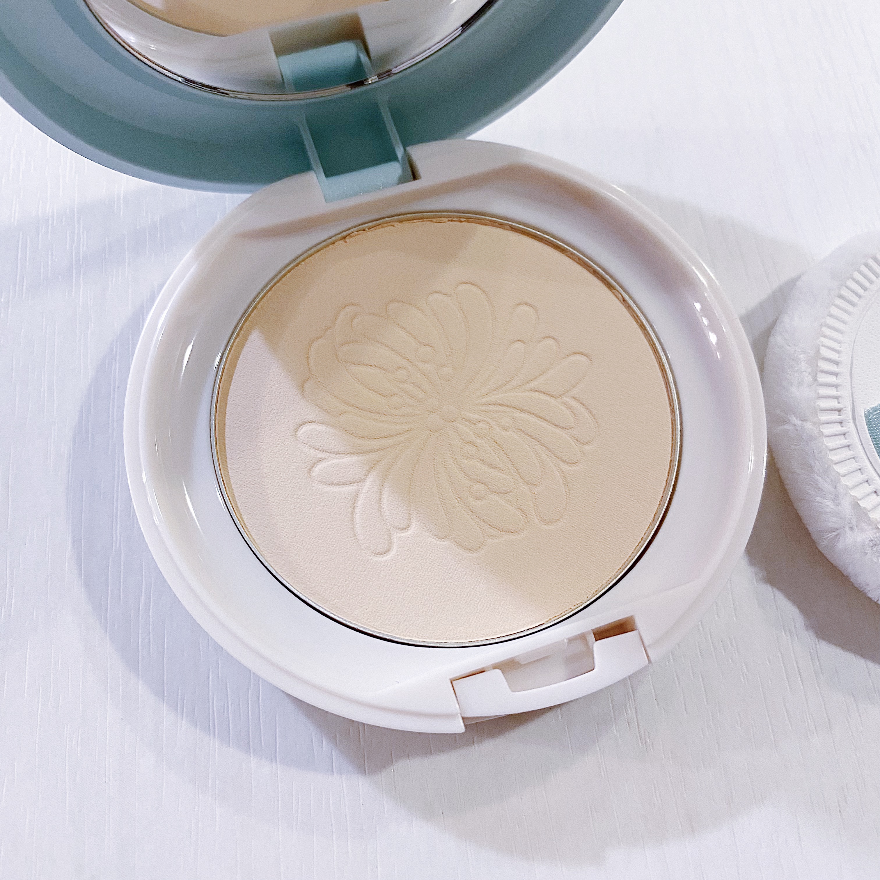 プロテクティング フェイス パウダー 01 ライトベージュ/PAUL & JOE BEAUTE/プレストパウダーを使ったクチコミ（2枚目）