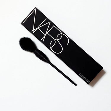 NARS ヤチヨ カブキブラシのクチコミ「#NARS　#ナーズ

ヤチヨ カブキブラシ　¥6,490 （税込）


#meeco..」（1枚目）