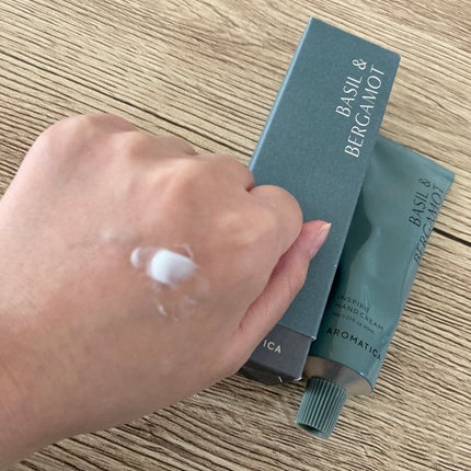 AROMATICA インスピリッハンドクリームバジル&バガモットのクチコミ「AROMATICA
インスピリットハンドクリーム
バジル&ベルガモット
アロマティカのレビュ.....」(2枚目)