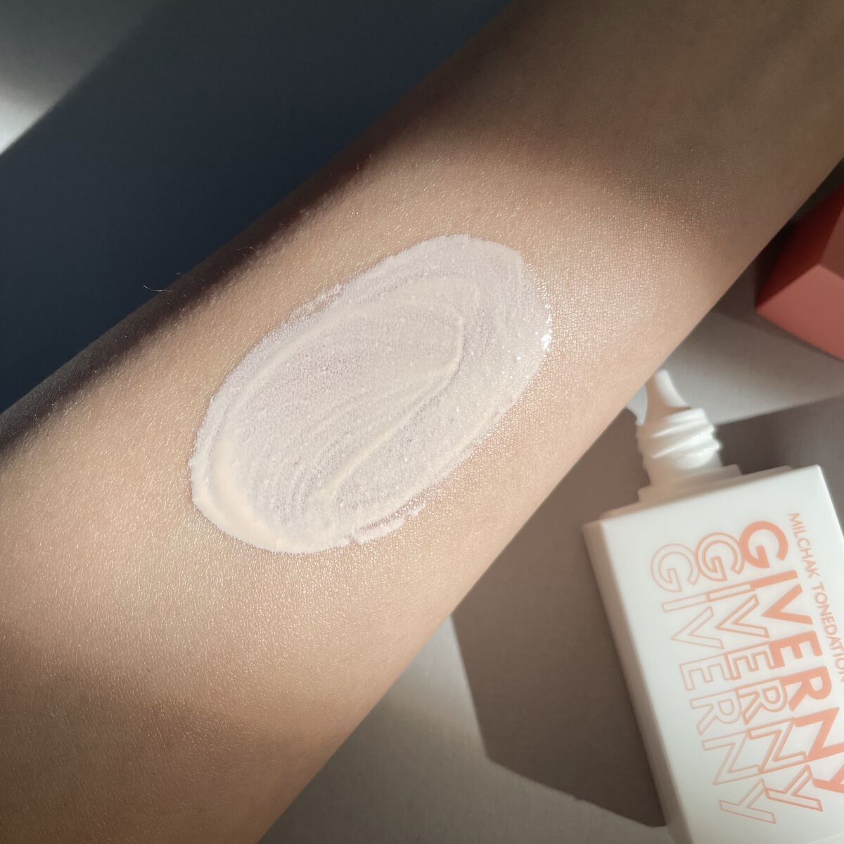 密着トーンデーション/GIVERNY/化粧下地を使ったクチコミ（3枚目）