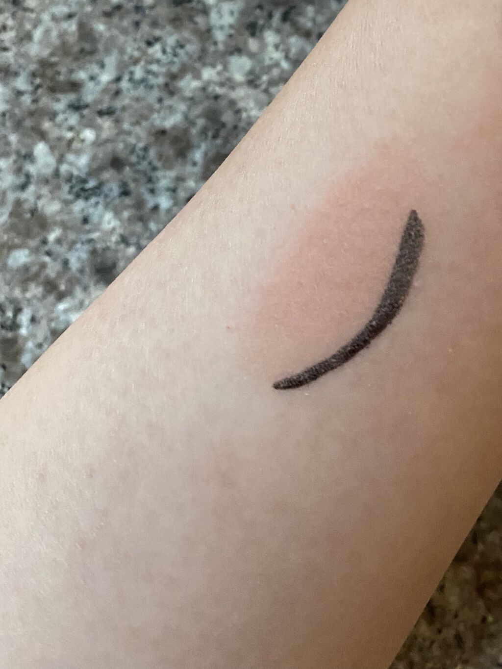 アディクション ザ アイシャドウ マット/ADDICTION/単色アイシャドウを使ったクチコミ（3枚目）