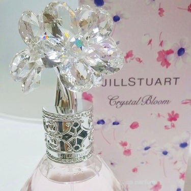 
JILL STUART｜クリスタルブルーム オードパルファン

──────────────────────

まさに女の子！ってう感じのフローラルで可愛らしい香りですꪔ̤̮‪

見た目に惹かれて購入