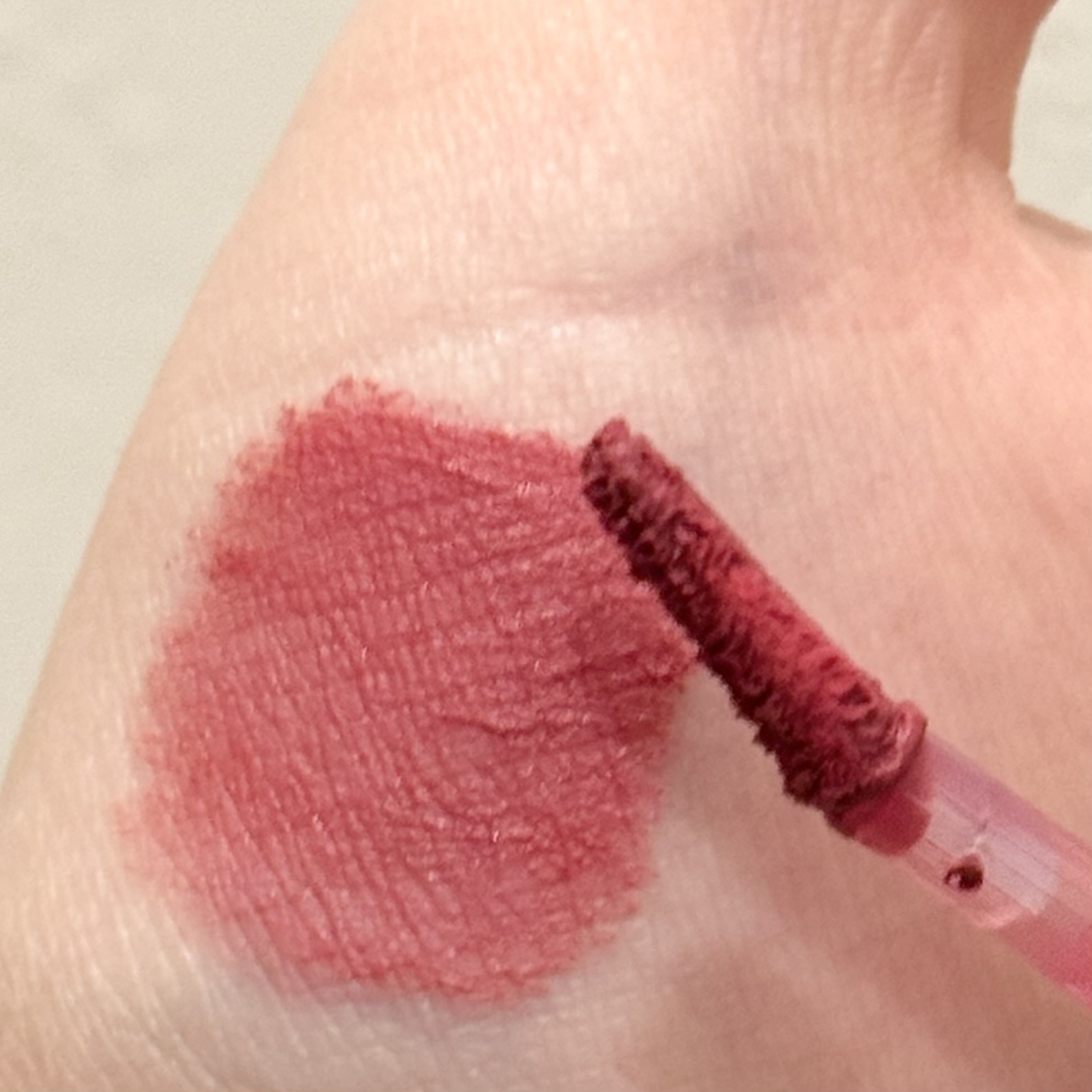 リップシルエットマットベルベットティント/i’m meme/リップティントを使ったクチコミ（2枚目）