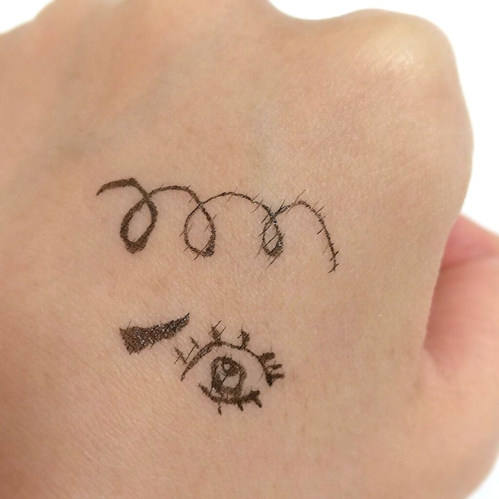 アヴァンセ ジョリ・エ ジョリ・エ リキッドアイライナー/アヴァンセ/リキッドアイライナーを使ったクチコミ(4枚目)