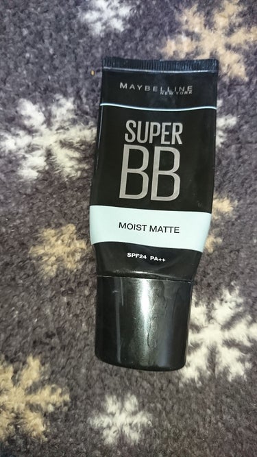 MAYBELLINE スーパーBB モイストマット🖤

使いきったのでレビュー(*´ω｀*)
※写真、使用感MAXで申し訳ありません、、、

こちらはMAYBELLINEのBBファンデーションです。

