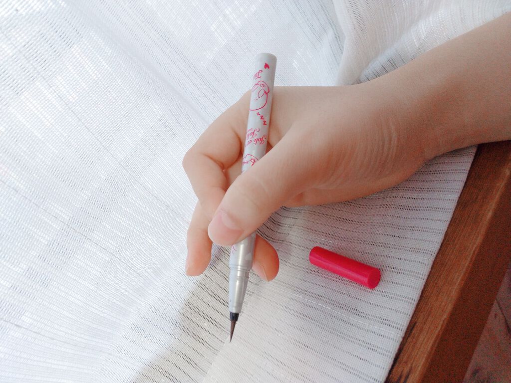 ジョリ・エ ジョリ・エ トゥイーティー <リキッドアイライナー>/アヴァンセ/リキッドアイライナーを使ったクチコミ(2枚目)