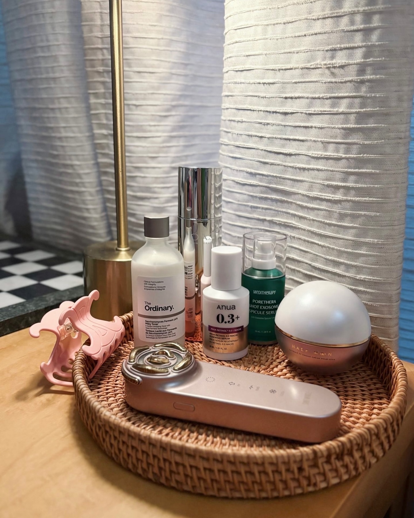 skincare routine🦋

夜のスキンケアに
ヴィオーラを最近追加しました

小顔サロンの先生にもラジオ波で
コラーゲン生成するのが良いよと聞いていたので
早速実践📝

公式HPより転載↓

コラーゲン生成 39% アップをは