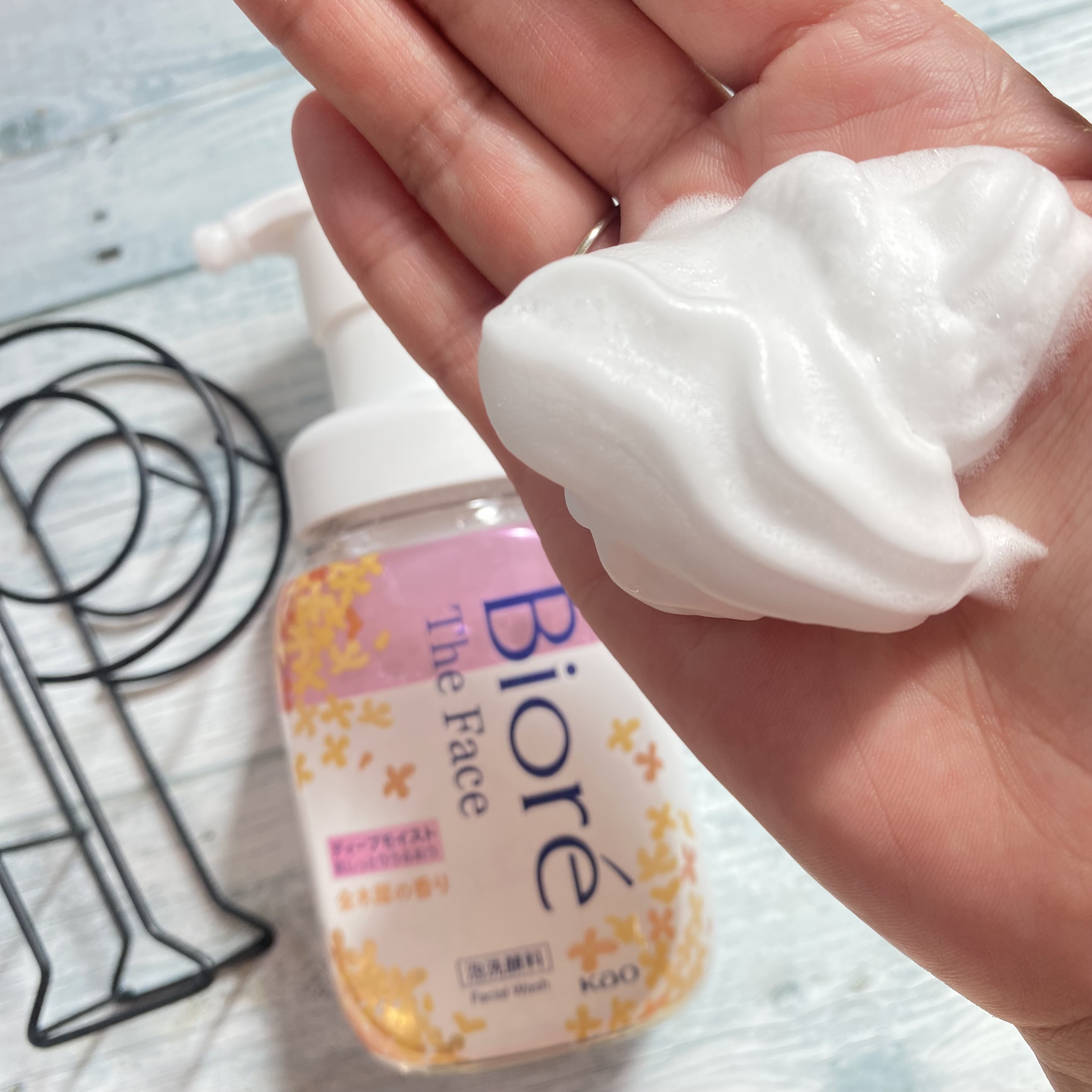 ビオレ ザフェイス 泡洗顔料 ディープモイスト 金木犀の香り/ビオレ/泡洗顔を使ったクチコミ（3枚目）