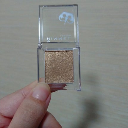 プリズム パウダーアイカラー/リンメル ロンドン/単色アイシャドウを使ったクチコミ(2枚目)