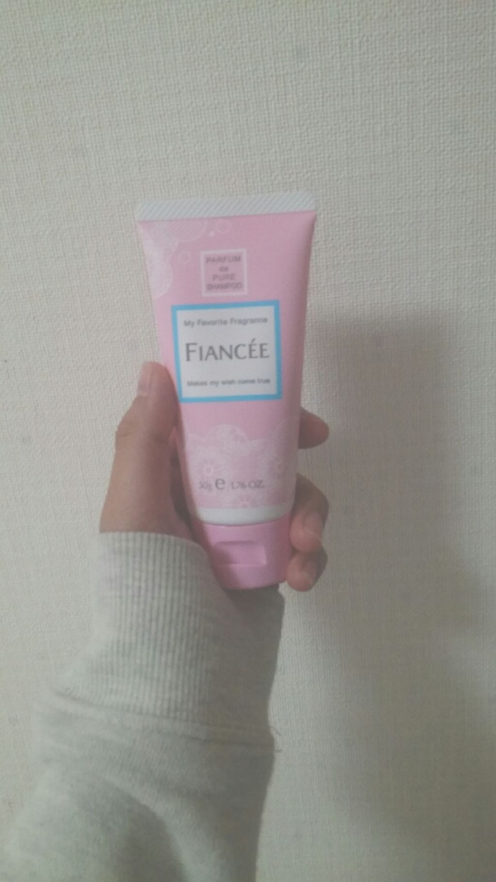 ハンドクリーム ピュアシャンプーの香り/フィアンセ/ハンドクリームを使ったクチコミ(2枚目)