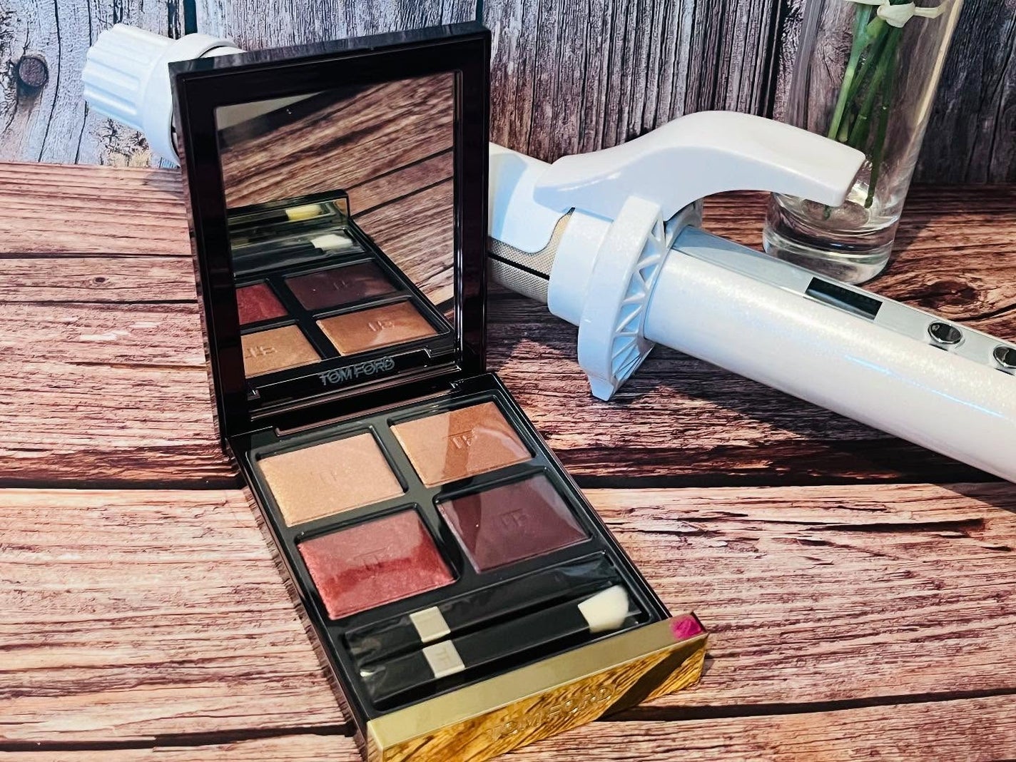 みーちゃんフォロバ100 on LIPS 「本日は、tomfordと絹女のヘアアイロン♡トムフォードのアイ..」(1枚目)