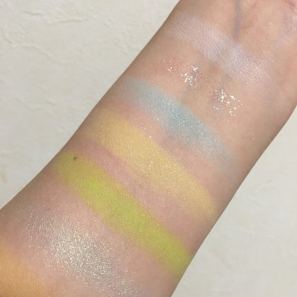 Aura & Out /ColourPop/アイシャドウパレットを使ったクチコミ(3枚目)