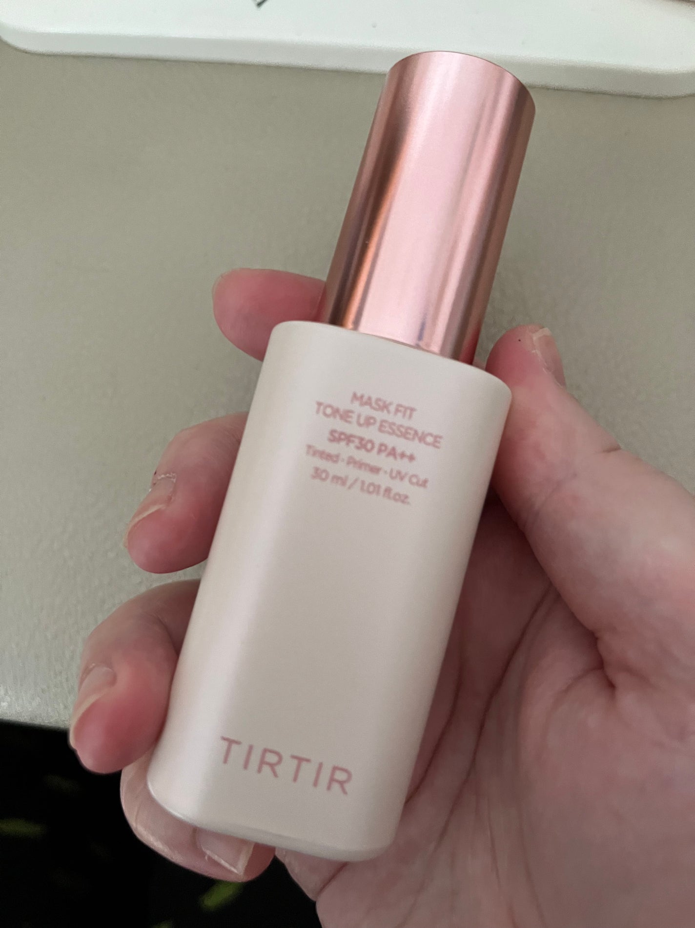 IYu on LIPS 「TIRTIRのトーンアップエッセンスこれものすごい伸びが良くて..」(1枚目)