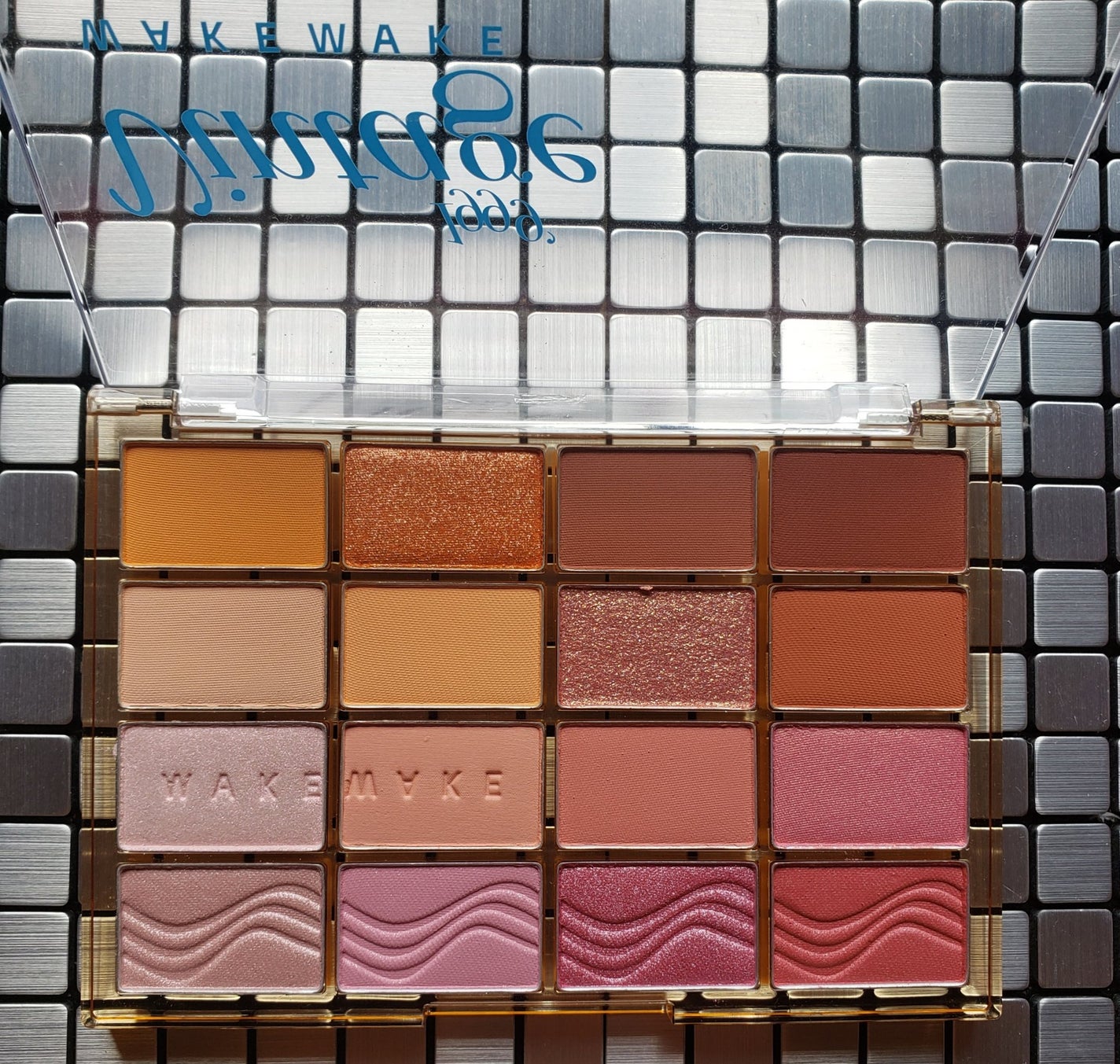 ソフトブラーリングアイパレット/wakemake/アイシャドウパレットを使ったクチコミ(3枚目)