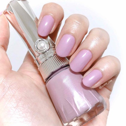 JILL STUART ネイルラッカーのクチコミ「儚げ透明感ネイル。
春はライラックカラー塗りたくなるよね…?
ジルスチュアート ネイルラッカ.....」(1枚目)