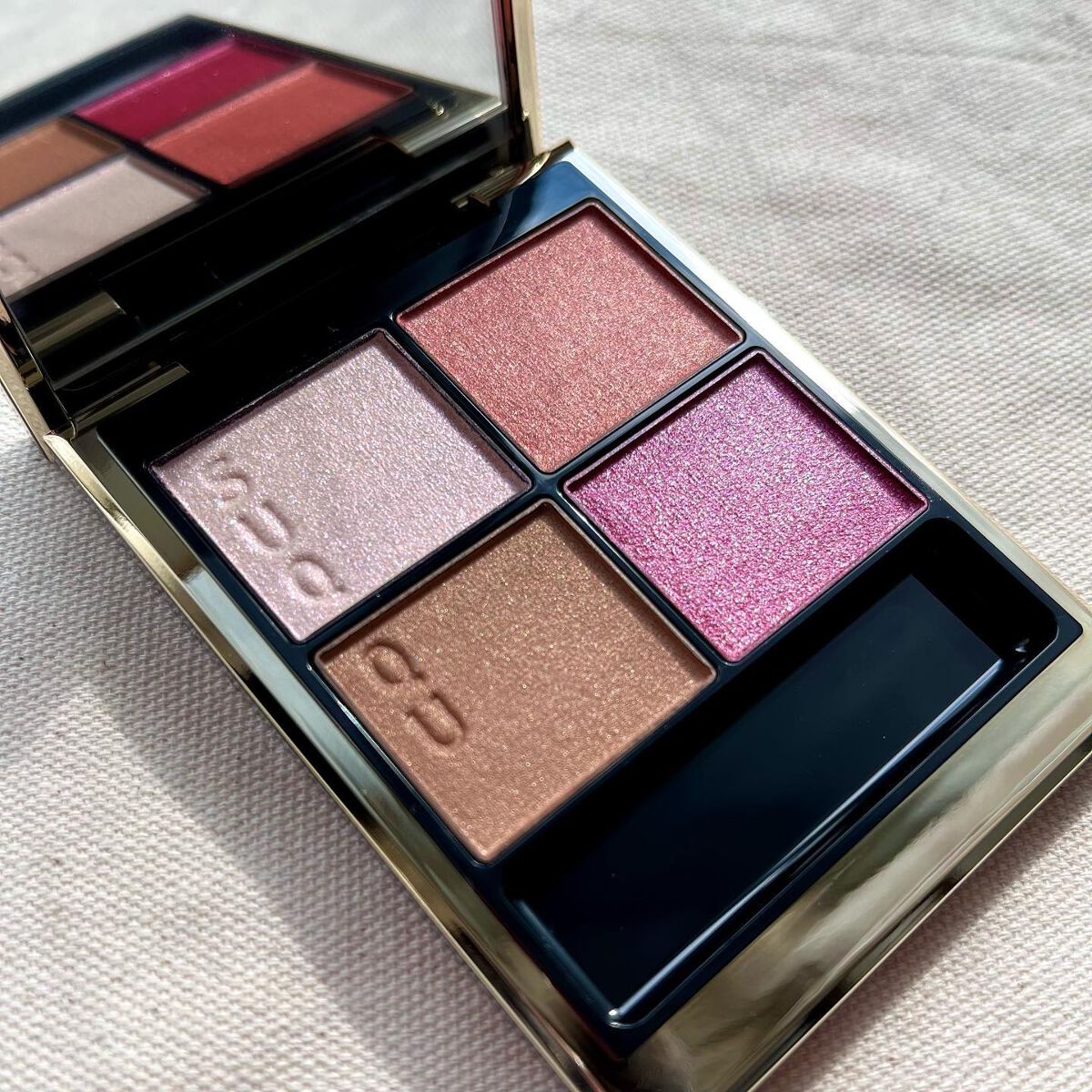 シグニチャー カラー アイズ 120 冬薔薇 -FUYUSOUBI/SUQQU/アイシャドウパレットを使ったクチコミ（2枚目）