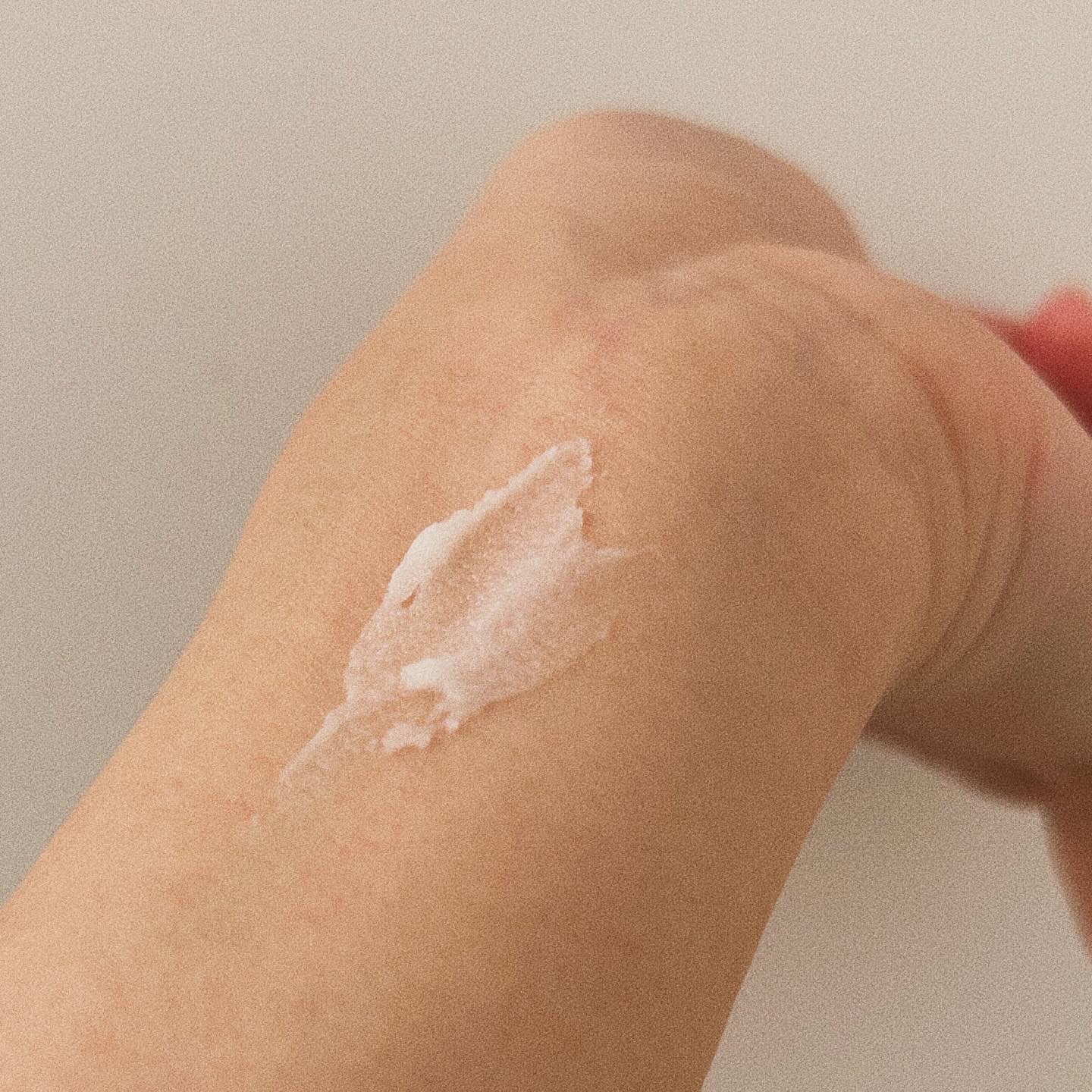 ソリッド パフューム ホワイトアプリコット/LUAFEE/練り香水を使ったクチコミ（2枚目）