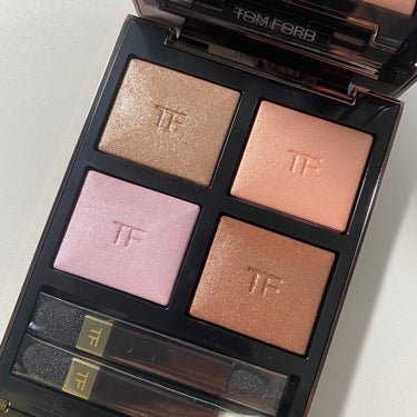 TOM FORD BEAUTY アイ カラー クォード 33 ローズ プリズム