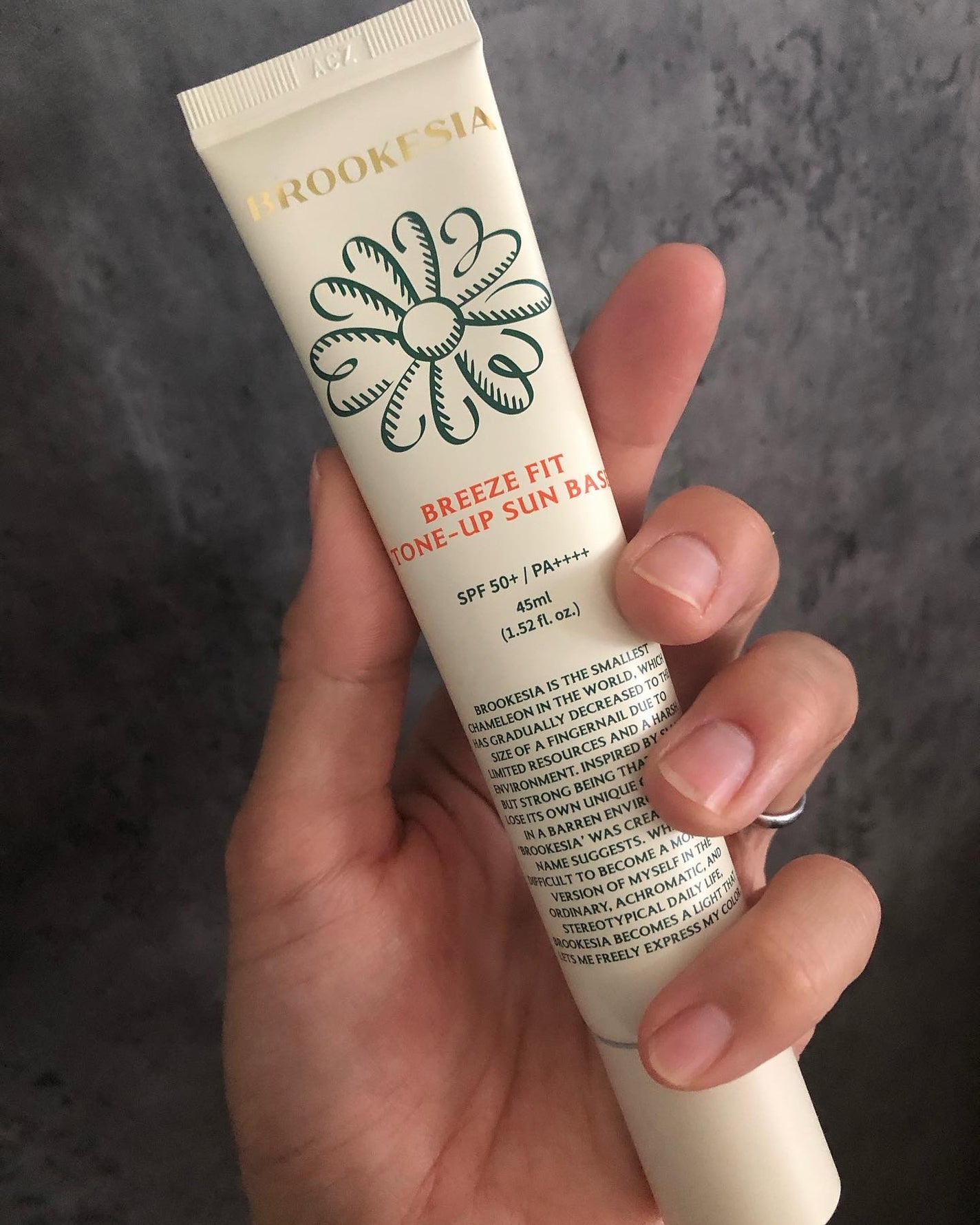 ブリーズフィット トーンアップ サンベース/BROOKESIA/日焼け止めクリームを使ったクチコミ(2枚目)