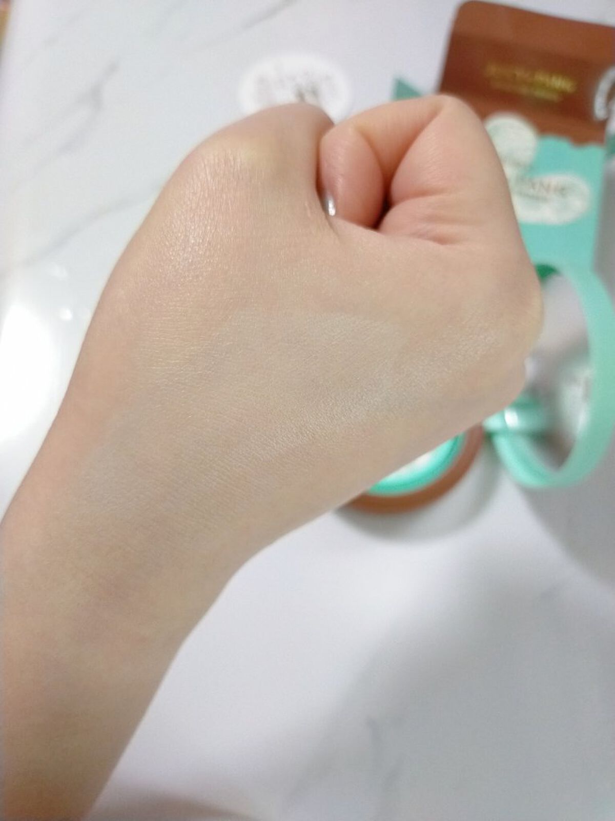 ジューシーパン スキンケアプライマー/A’pieu/化粧下地を使ったクチコミ（3枚目）