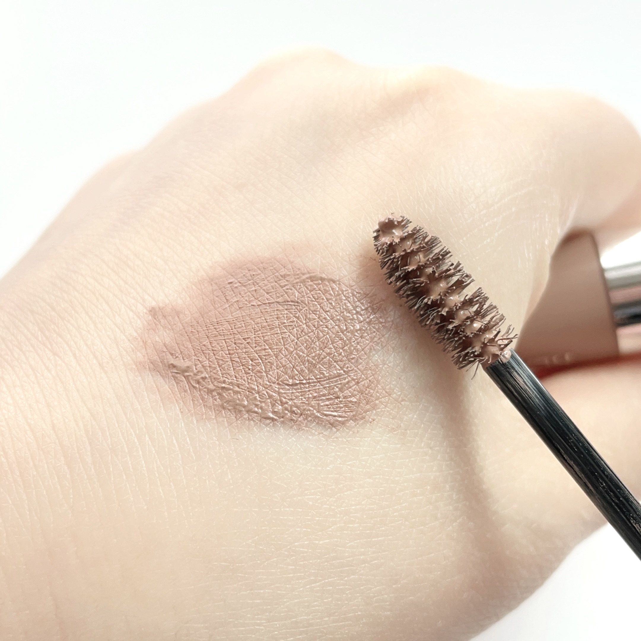 ヘビーローテーション カラーリングアイブロウEX/ヘビーローテーション/眉マスカラを使ったクチコミ（2枚目）