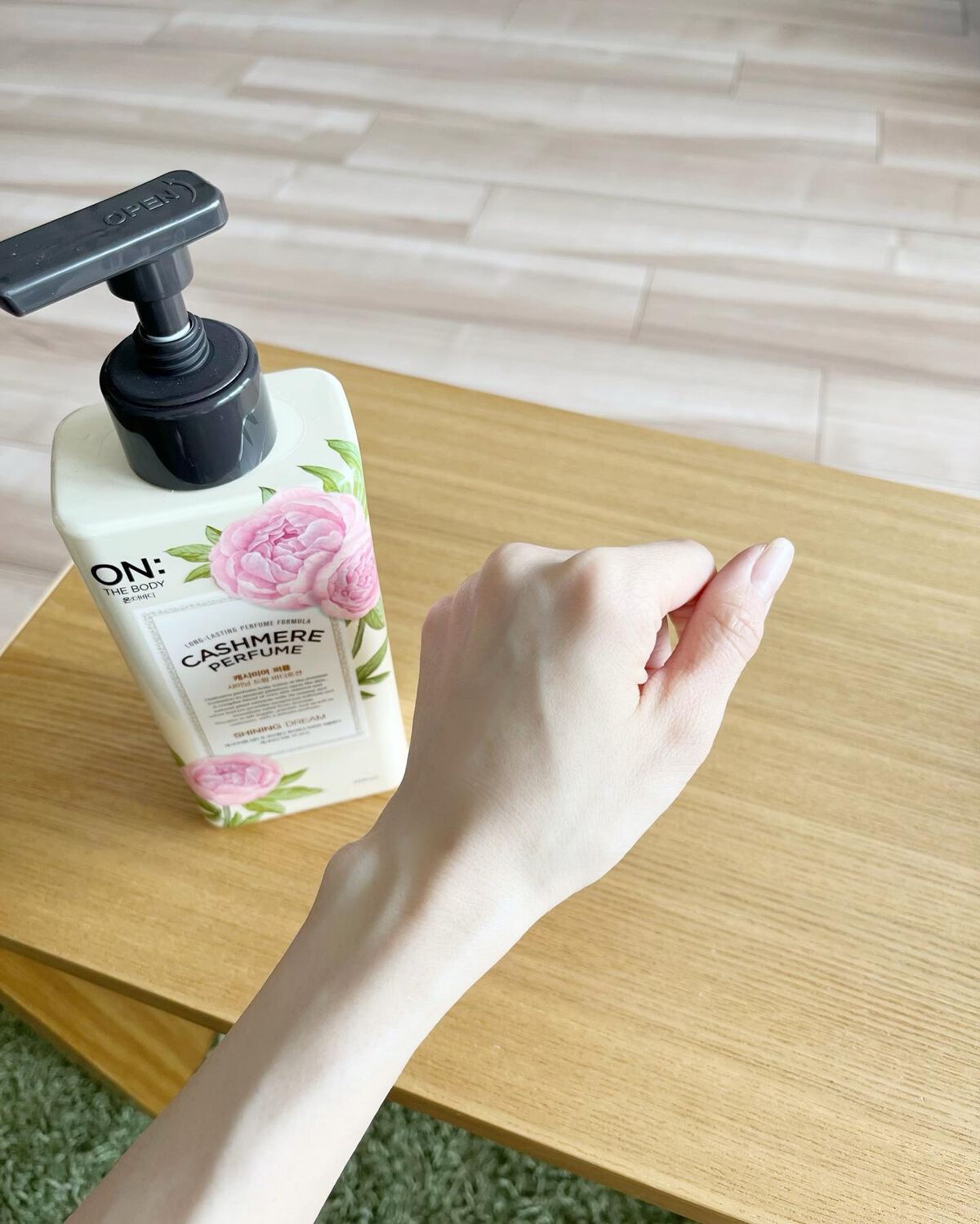 BLANCHE ボディクリーム & ヘアパフューム 小嶋陽菜「ハーリップトゥ ビューティ」人気のローズの香りからヘア