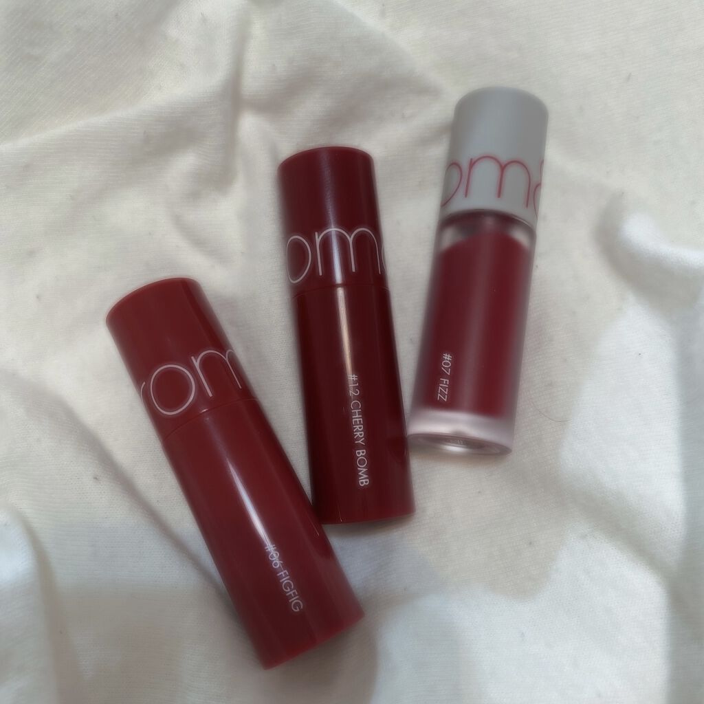 ジューシーラスティングティント/rom&nd/リップティントを使ったクチコミ（2枚目）