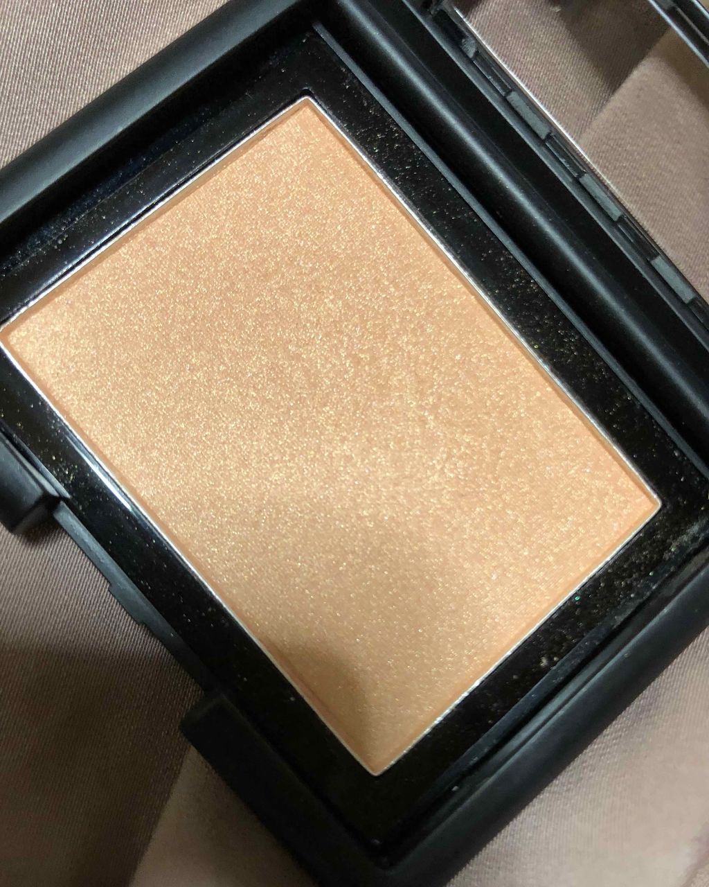 スタジオブラッシュ/e.l.f. Cosmetics/パウダーチークを使ったクチコミ（2枚目）